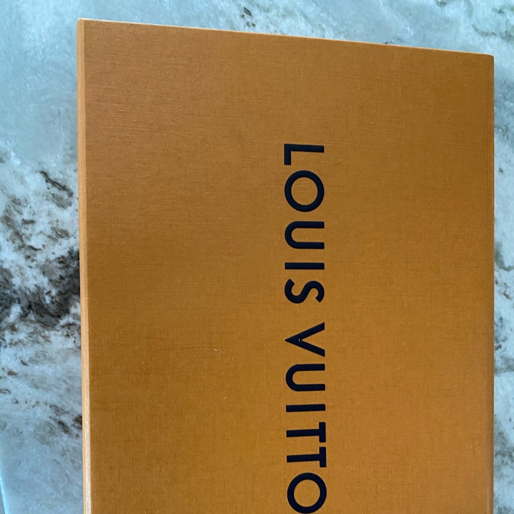 COPY - Louis Vuitton box